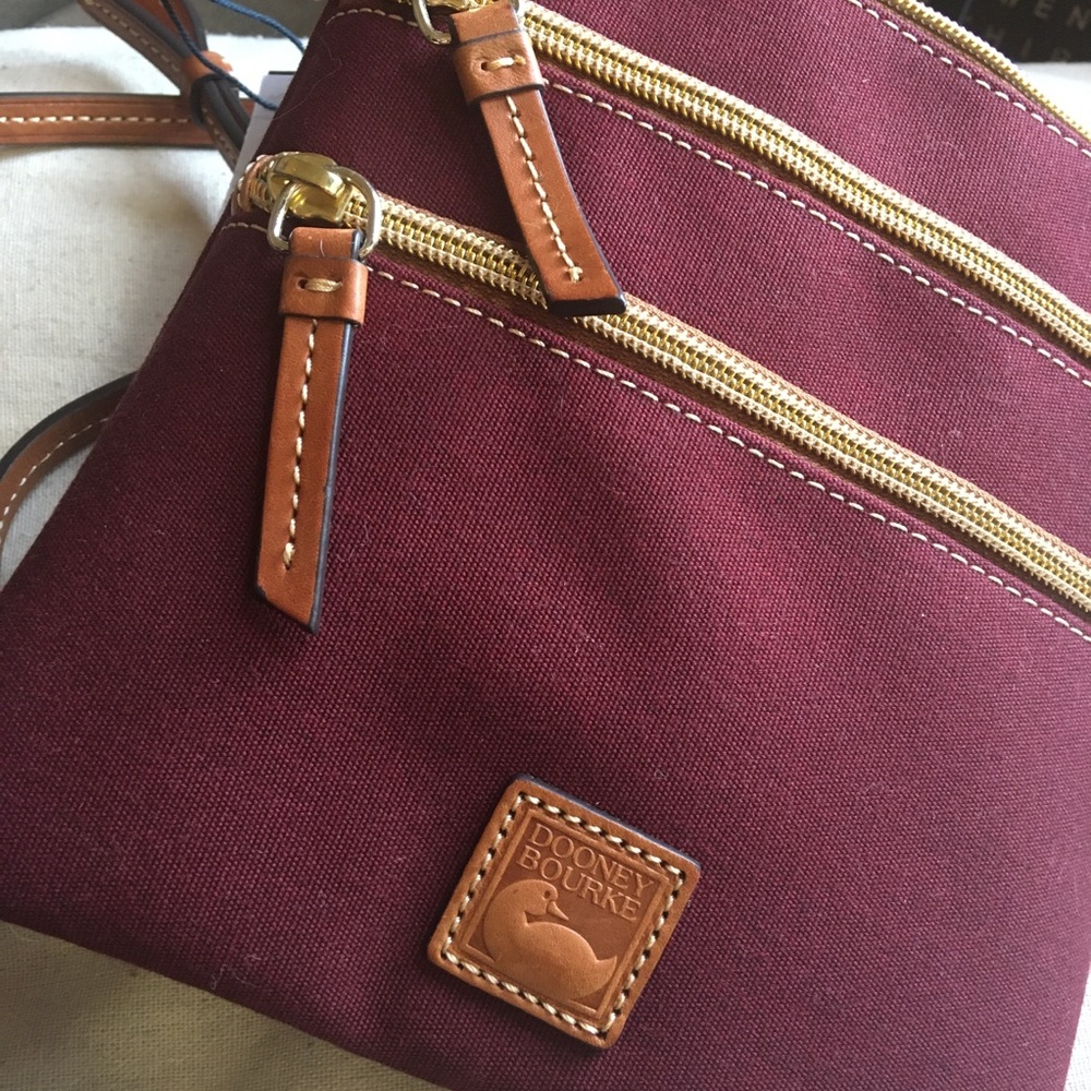 Dooney & Bourke Wine North/South Triple Zip Lmt Ed - Picture 8 of 8
